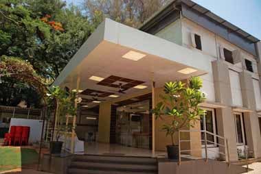 Digambar Hall